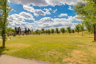 Cavell Ridge Townhomes in Edmonton, AB - Building Photo - Building Photo