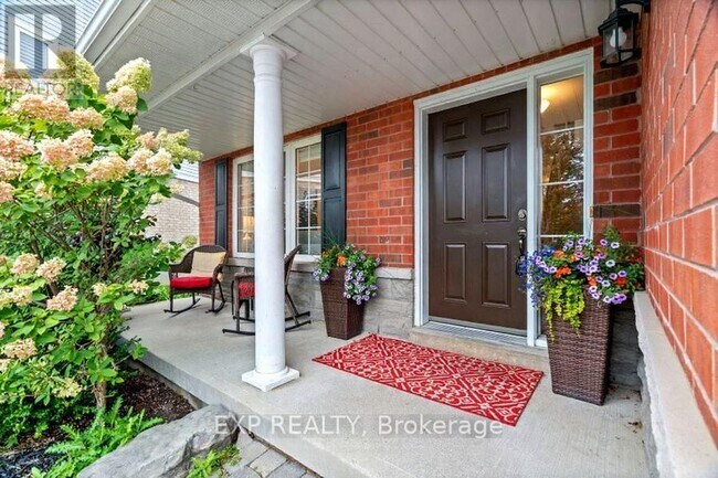 1905 Clearwater Ct in Oshawa, ON - Building Photo - Building Photo