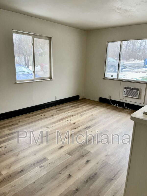 property at 2012 Lathrop St