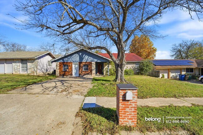 802 Buckingham Pl in Austin, TX - Building Photo - Building Photo