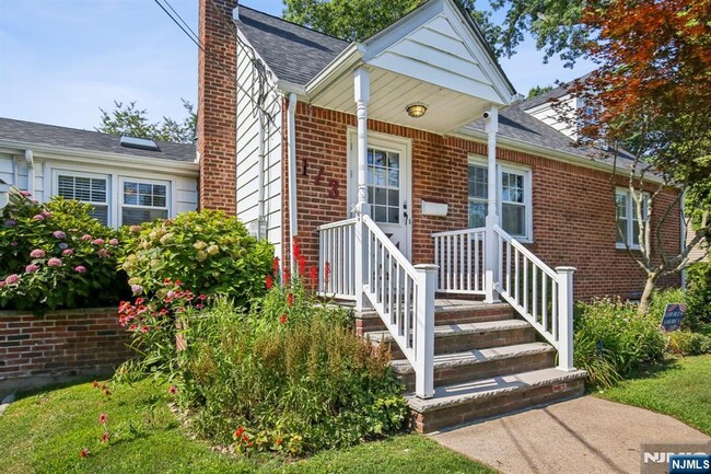 173 Lincoln Blvd in Emerson, NJ - Building Photo - Building Photo