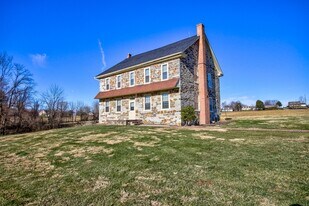796 Long Ln in Lancaster, PA - Building Photo