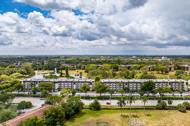 The Greens of Inverrary in Lauderhill, FL - Foto de edificio - Building Photo