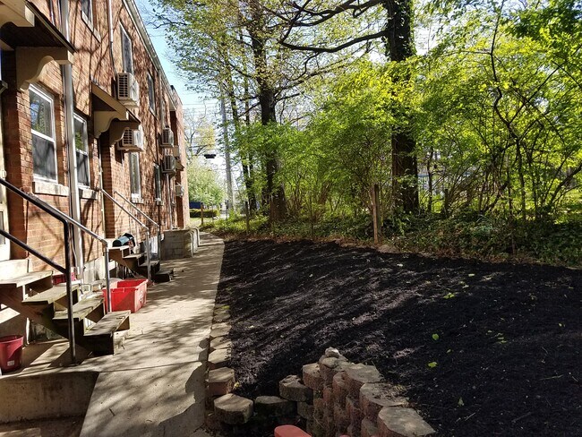 3703 Woodland Ave in Cincinnati, OH - Building Photo - Building Photo