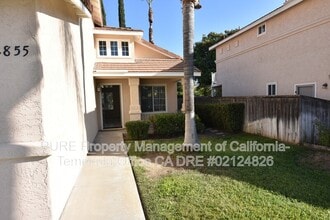 32855 Saskia Pass in Temecula, CA - Building Photo - Building Photo