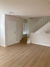 5195 Walnut Ave, Unit 21 in Chino, CA - Foto de edificio - Building Photo
