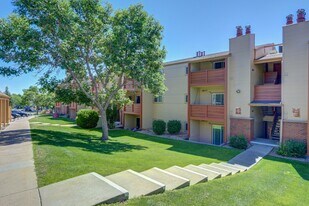 Riva Ridge Apartments in Lakewood, CO - Building Photo