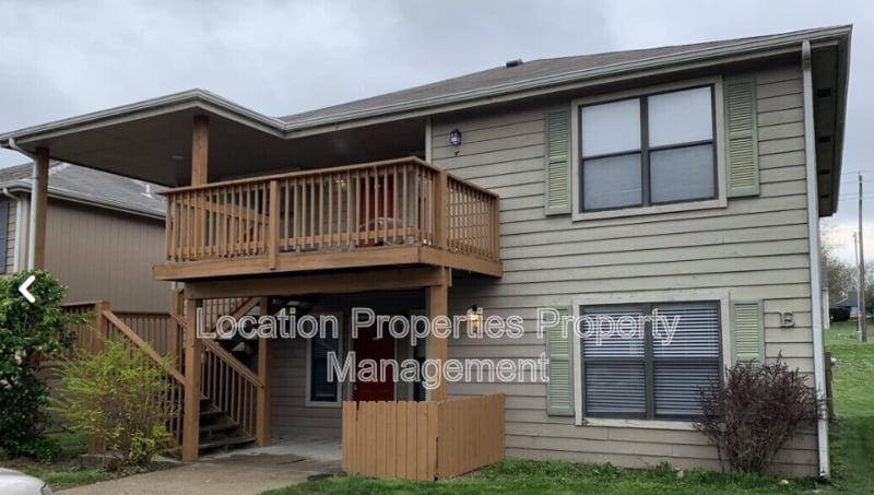 950 Monterey Way in Lawrence, KS - Building Photo