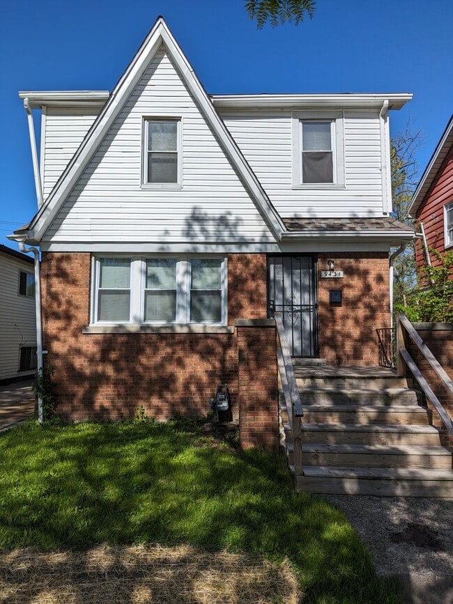 property at 9431 Roselawn St