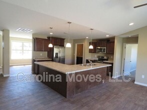 454 Peaksview Dr in Simpsonville, SC - Building Photo - Building Photo