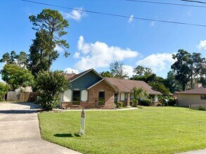 2055 SE 34th St in Ocala, FL - Building Photo - Building Photo