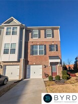 1325 Claytor Ln in Richmond, VA - Building Photo