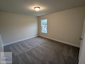 732 Mill Creek Cir in Hinesville, GA - Foto de edificio - Building Photo