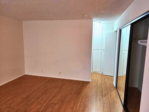 132 S Clark Dr in West Hollywood, CA - Building Photo - Building Photo