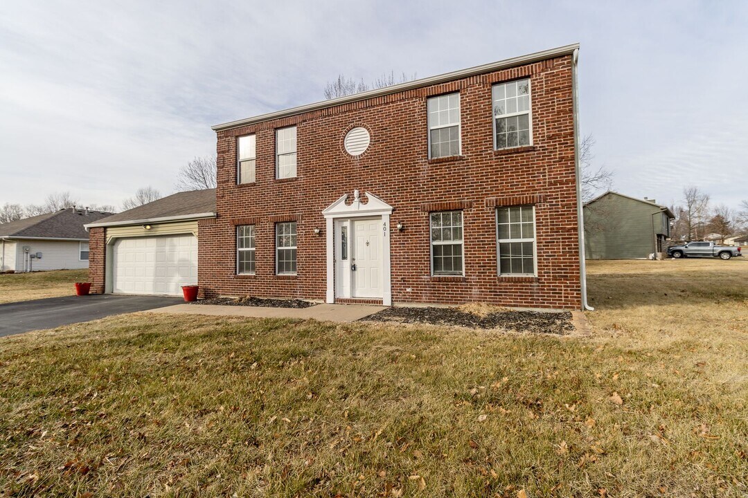 401 S Brookline Dr in Columbia, MO - Building Photo