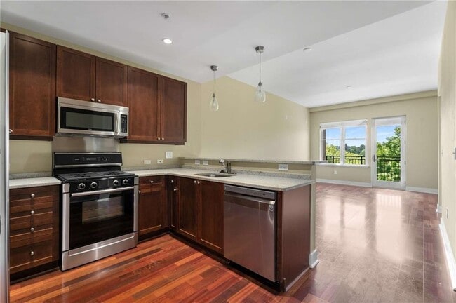 201 W Ponce de Leon Ave in Decatur, GA - Building Photo - Building Photo