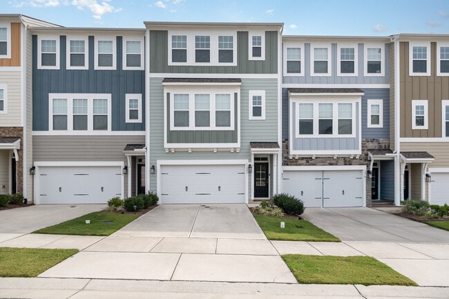 property at 2221 Grants Pass Sta