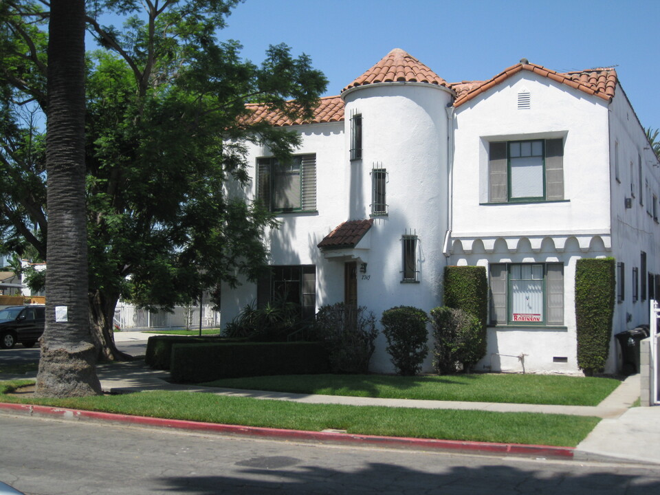 2745 S Palm Grove Ave, Unit 1 in Los Angeles, CA - Building Photo