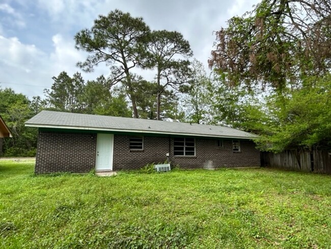 6430 Frederick St in Moss Point, MS - Building Photo - Building Photo