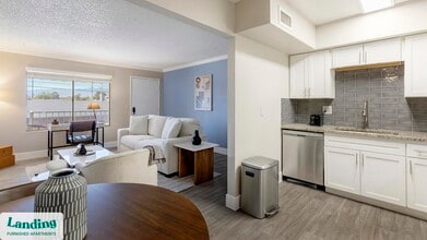 2301 S Valley View Blvd in Las Vegas, NV - Foto de edificio - Building Photo