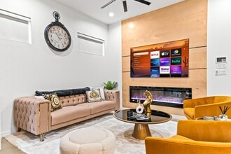 1211 Bonnie View Rd in Dallas, TX - Building Photo - Building Photo