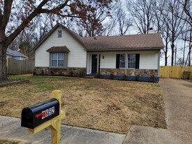 4652 Crestfield Rd in Millington, TN - Building Photo