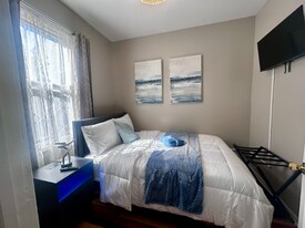 7353 S Kenwood Ave in Chicago, IL - Building Photo