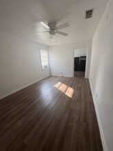 209 E Maple St in Jeffersonville, IN - Building Photo - Building Photo