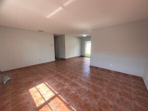 3750 Desoto Ave in Ft. Myers, FL - Building Photo - Building Photo