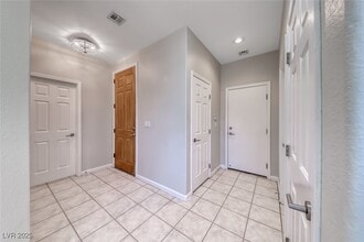 3608 Julia Waldene Ct in Las Vegas, NV - Building Photo - Building Photo