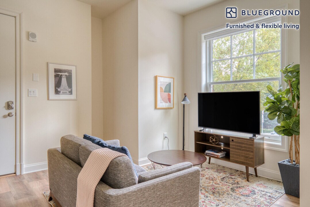 1701 21st St NW-Unit -FL2-ID746 in Washington, DC - Building Photo