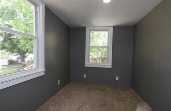 10 N Acres Dr in Greenville, SC - Building Photo - Building Photo