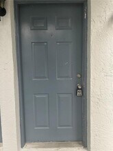 7193 E Bank Dr, Unit 106 in Tampa, FL - Building Photo - Building Photo