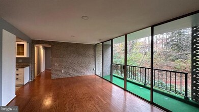 7753 Patriot Dr in Annandale, VA - Foto de edificio - Building Photo