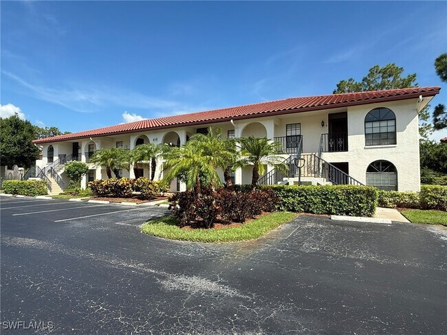 212 Deerwood Cir in Naples, FL - Building Photo - Building Photo