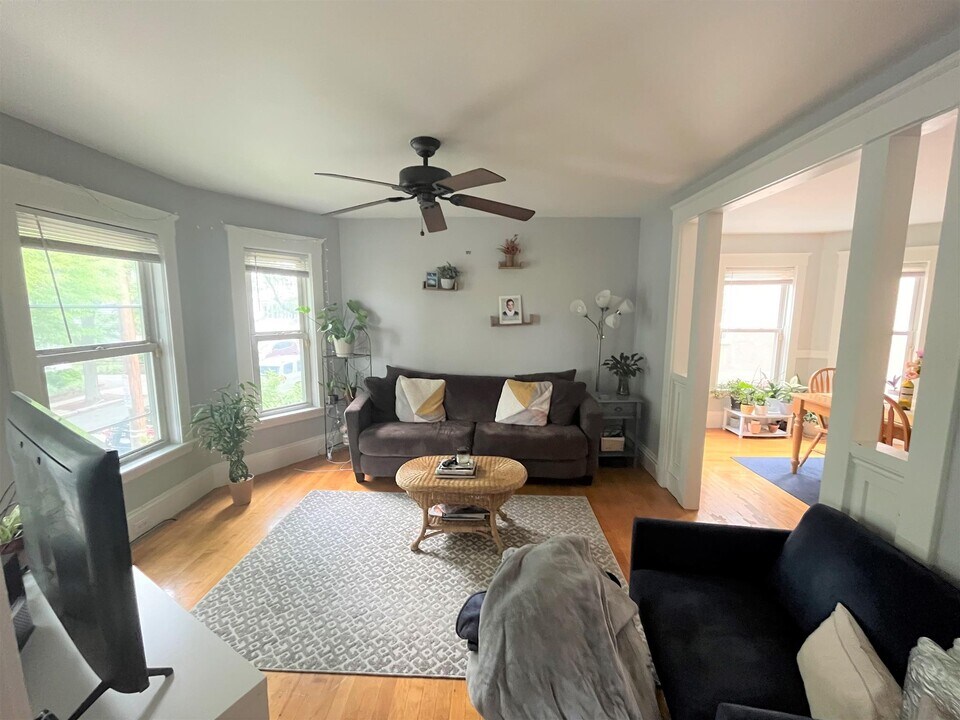 42 Electric Ave, Unit 1 in Somerville, MA - Building Photo