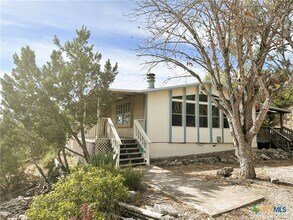 6823 Jasmine Height in Canyon Lake, TX - Building Photo - Building Photo