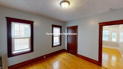 117 Hillsdale Rd, Unit 1 in Somerville, MA - Building Photo - Building Photo