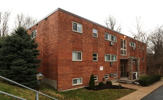 Riverstone Court Apartments - Beechmont Ave