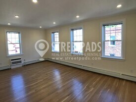 38 Harris St in Brookline, MA - Building Photo