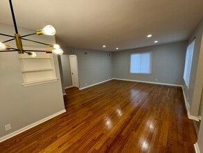 1245 N 118th St in Wauwatosa, WI - Building Photo - Building Photo