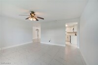 2214 SE 13th St in Cape Coral, FL - Foto de edificio - Building Photo