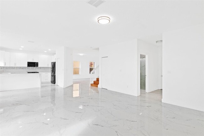 15842 SW 14th St in Pembroke Pines, FL - Building Photo - Building Photo