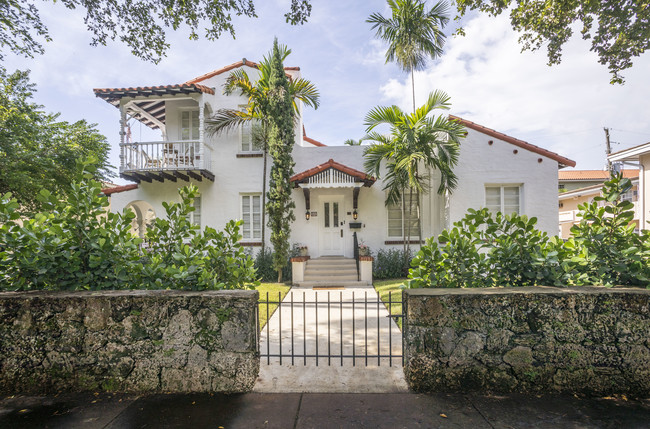 36 Phoenetia Ave in Coral Gables, FL - Building Photo - Primary Photo