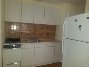 625 E Broadway in Long Beach, NY - Building Photo - Building Photo