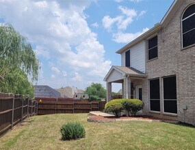 2752 Stallion Dr in Little Elm, TX - Foto de edificio - Building Photo