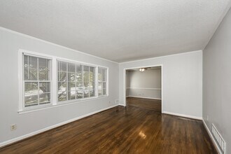 719 Woodland Hills Rd W in Columbia, SC - Building Photo - Building Photo
