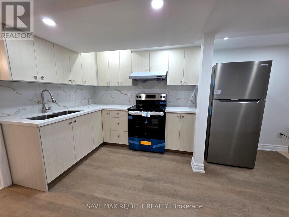 55 Bushwood Trl in Brampton, ON - Building Photo