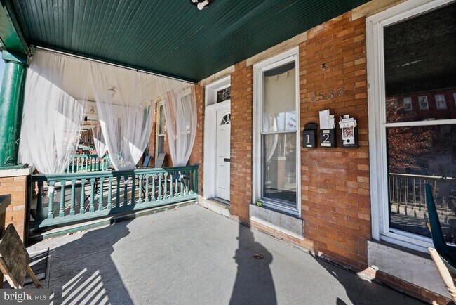 2537 Madison Ave in Baltimore, MD - Building Photo - Building Photo