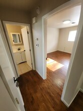 9921 Sloane Square in St. Louis, MO - Building Photo - Building Photo